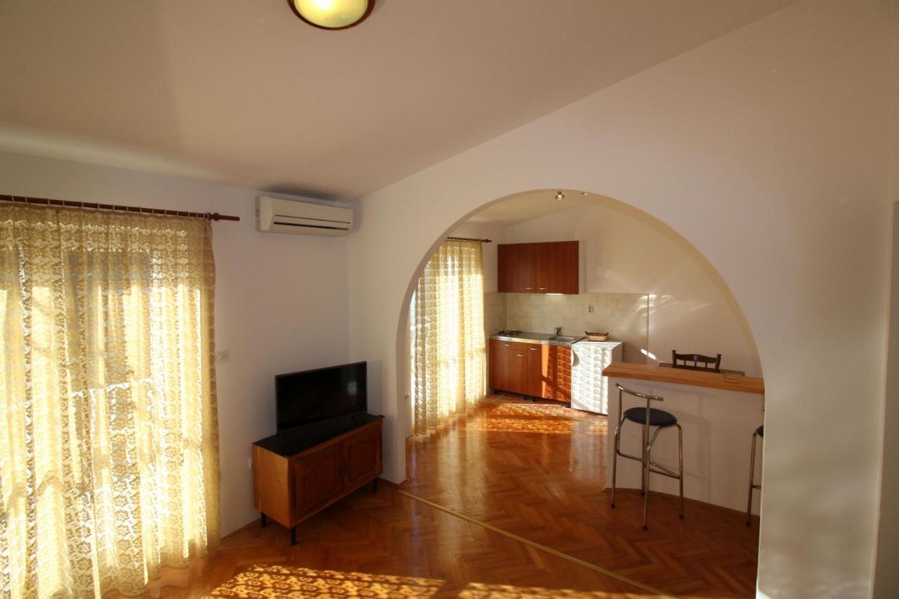 Апартаменты Makarska Centre & Free Private Parking Экстерьер фото