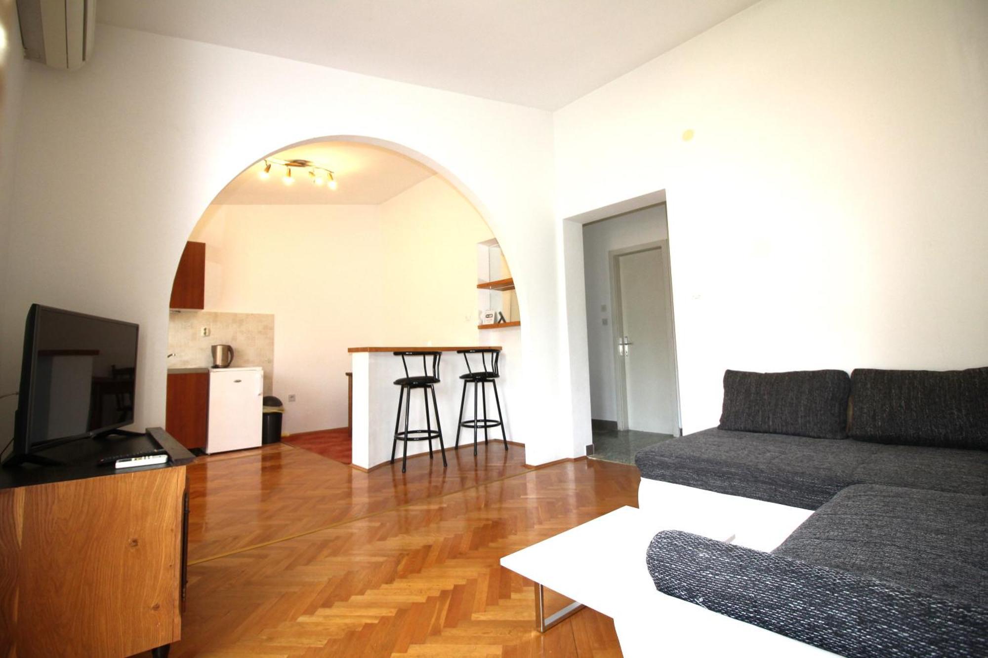 Апартаменты Makarska Centre & Free Private Parking Экстерьер фото